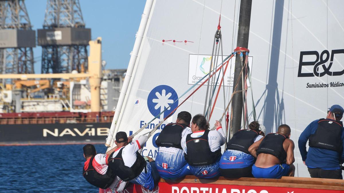 El 'Portuarios' en la semifinal del campeonato de Vela Latina.