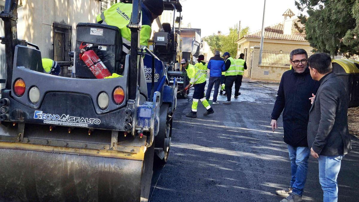 Asfaltado en las calles de la pedanía caravaqueña de Barranda