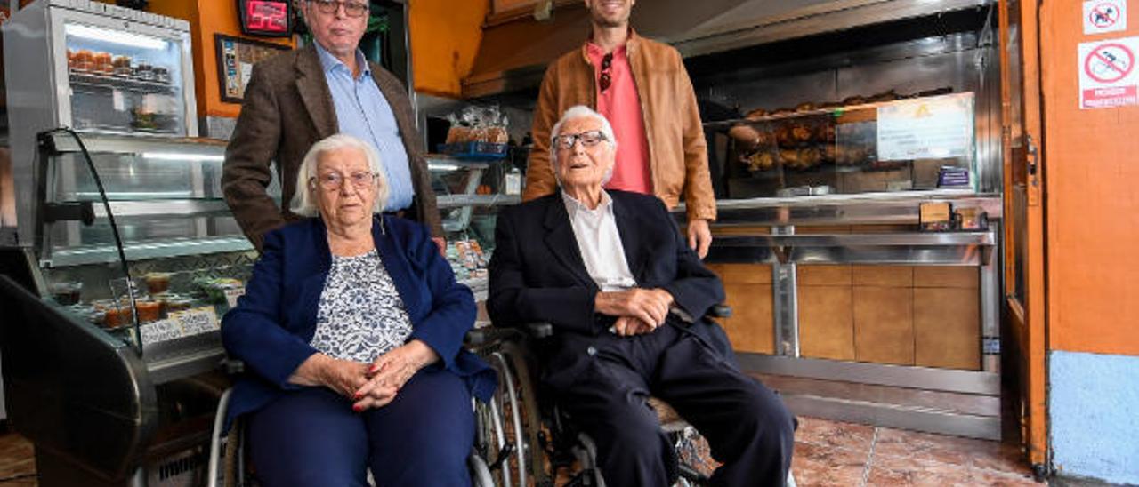 105 años y tres generaciones en el asadero