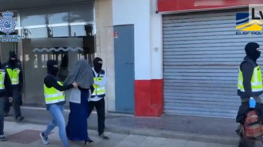 Una detenida en Cullera acepta 5 años de cárcel por enviar dinero para Dáesh