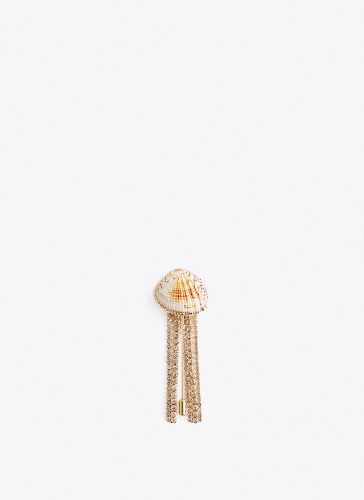 Broche con concha y detalles dorados, de Uterqüe