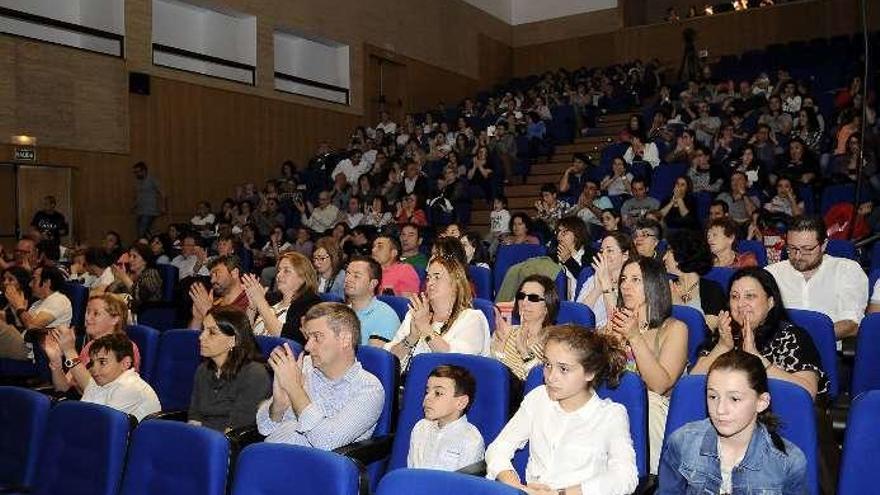 Público asistente en el Salón Teatro. // Bernabé/Javier Lalín