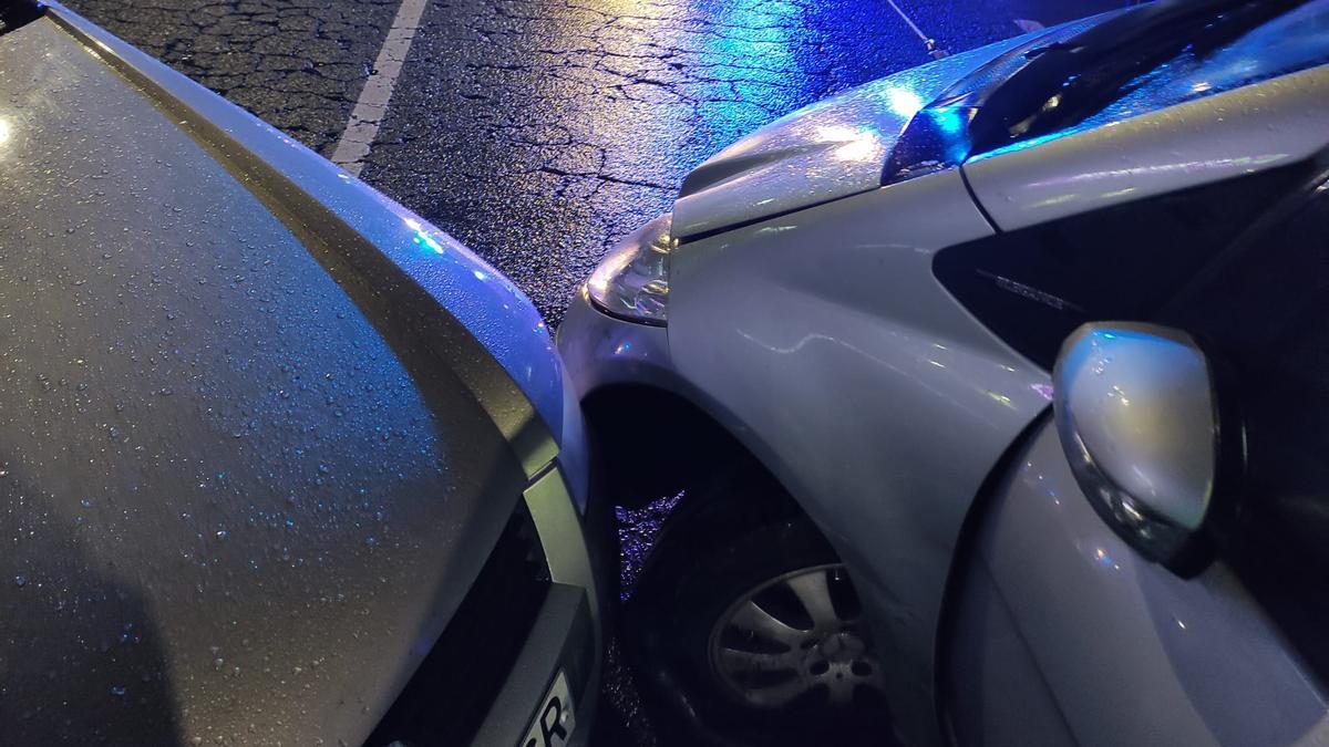 Los coches quedaron enganchados.