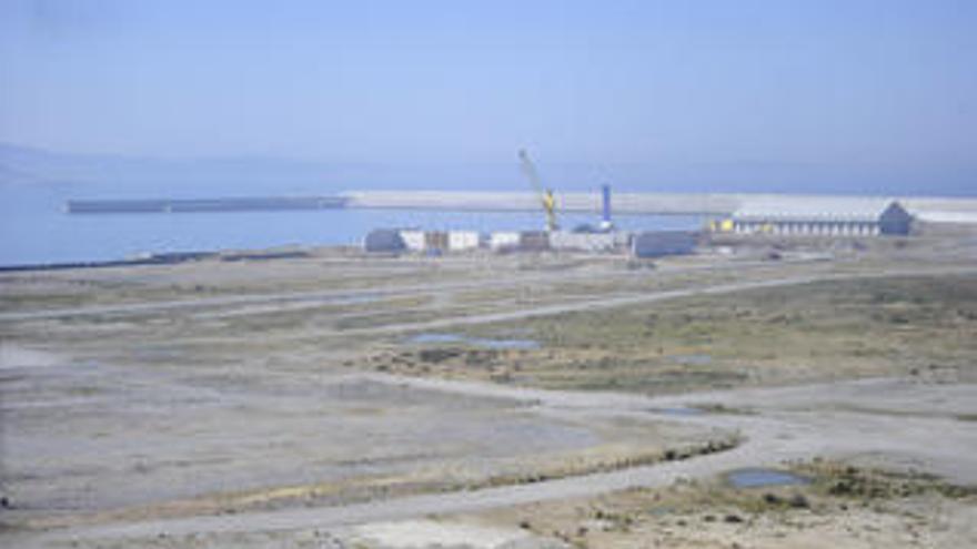 Vista general del Punta Langosteira, en el concello de Arteixo, donde se sitúa el puerto exterior.