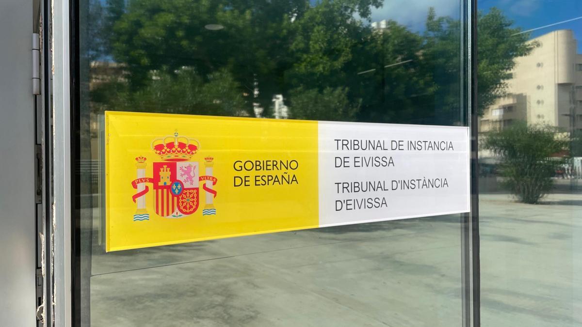 Letrero del nuevo Tribunal de Instancia de Ibiza