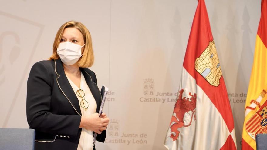 La consejera de Familia, Isabel Blanco, durante una rueda de prensa.