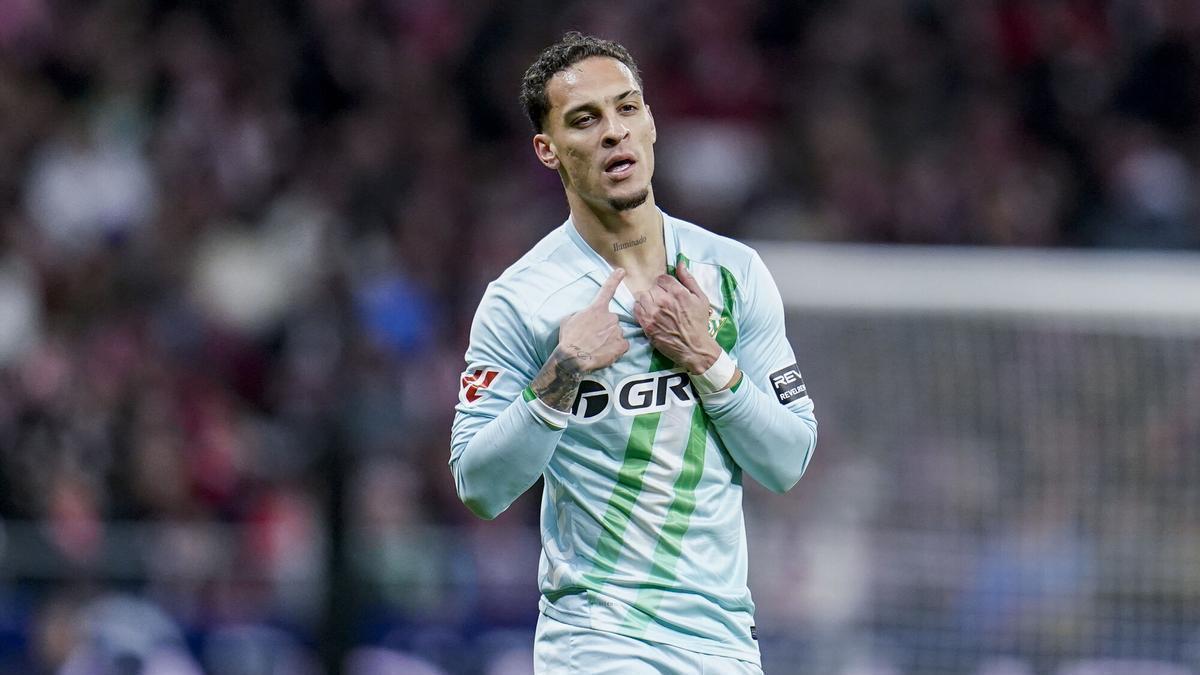 Diego Conde se lesiona en su debut con el Betis