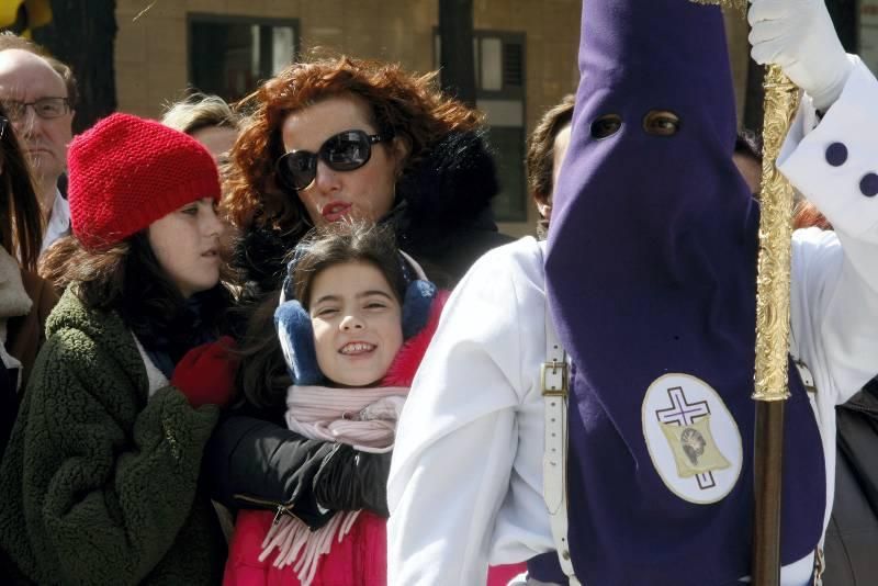 Imágenes de la procesión Abrazado a la Cruz