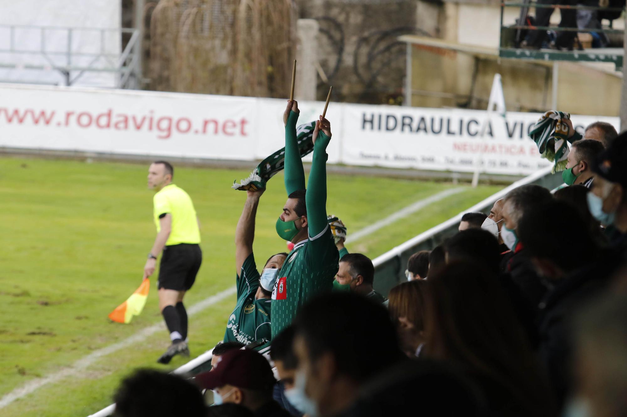 El Pontevedra pierde el título de invicto ante el Coruxo