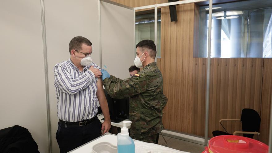 La ayuda de los militares, clave para «agilizar» la vacunación en Baleares