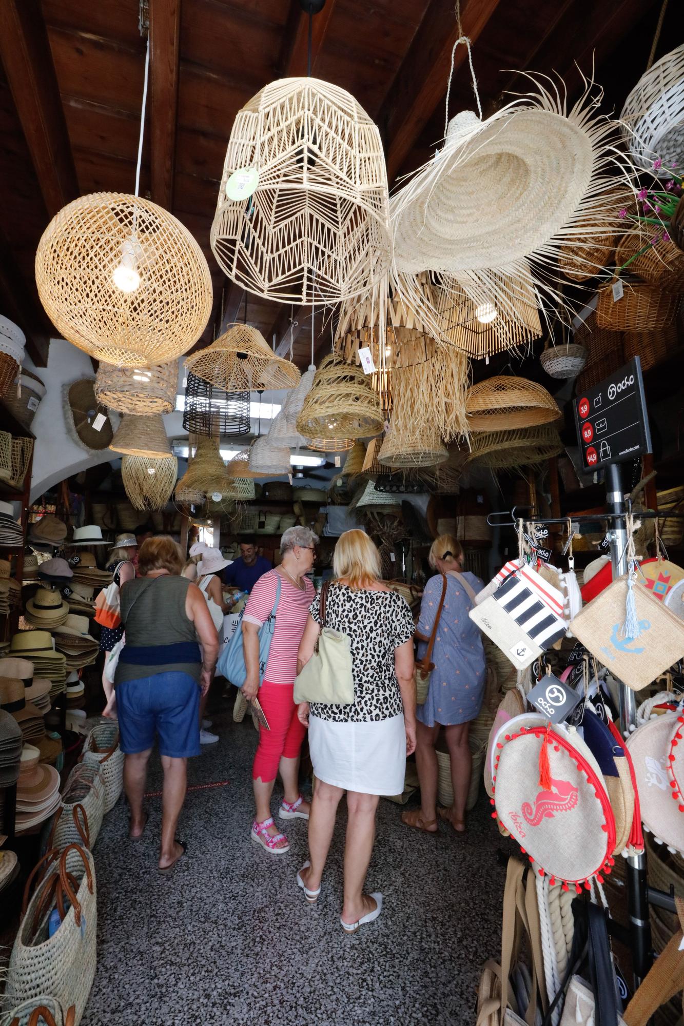 Así es el histórico negocio Can Vinyes en la Marina de Ibiza