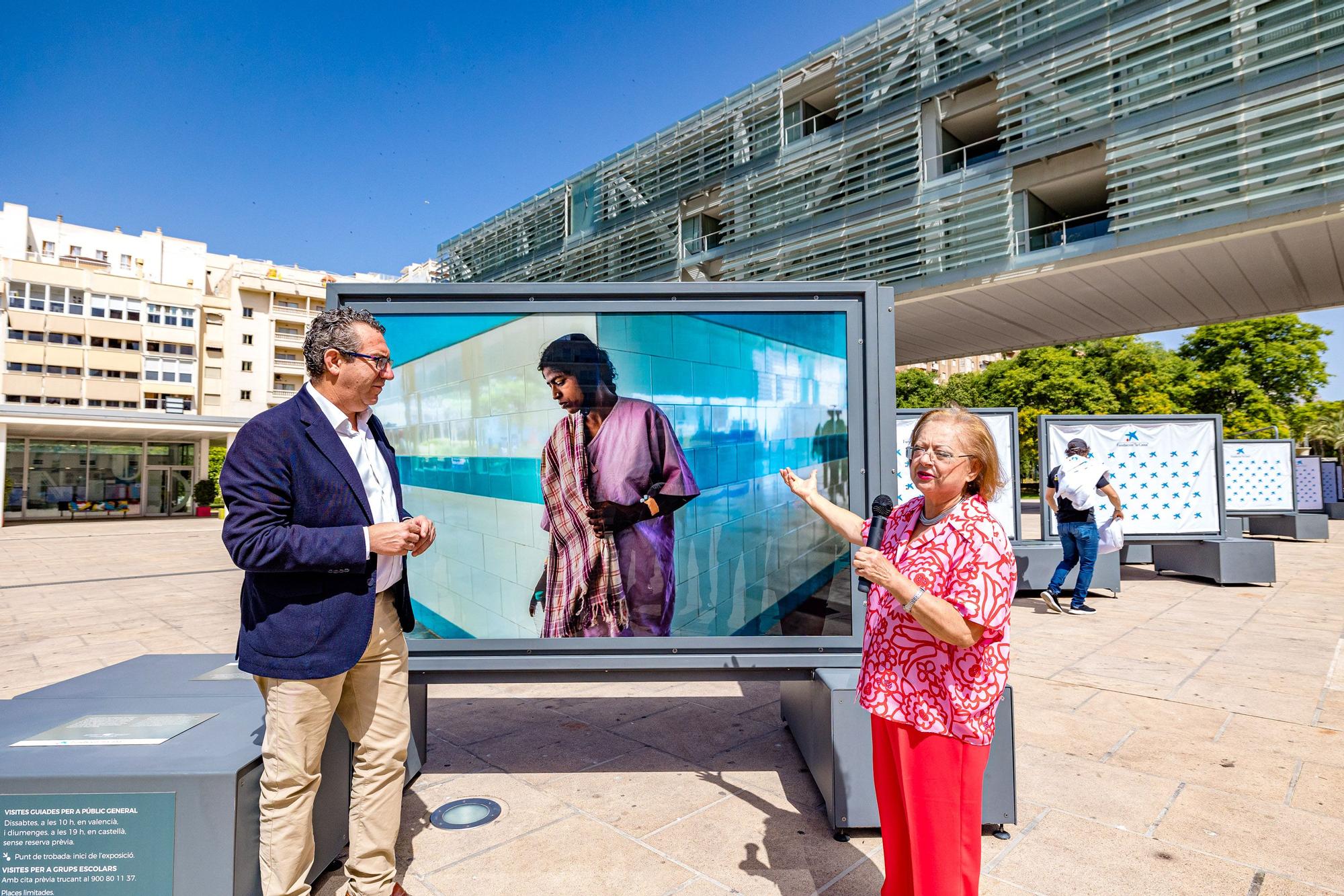 Cuarenta fotografías reflejan la vida cotidiana en Andhra Pradesh, una de las zonas más pobres de la India | La muestra se puede ver en la plaza de SS MM Los Reyes de España hasta el 11 de julio