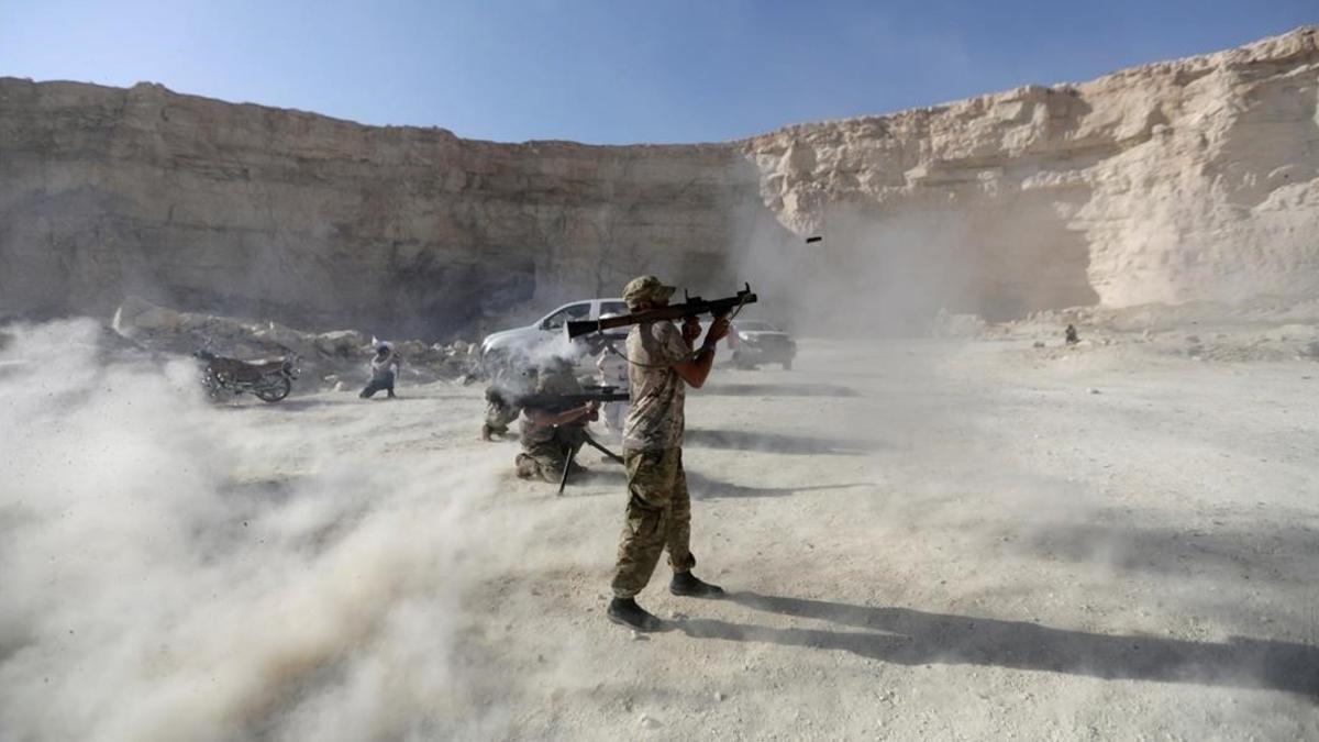 zentauroepp40310825 fighters from free syrian army  national brigade  demonstrat170928173955