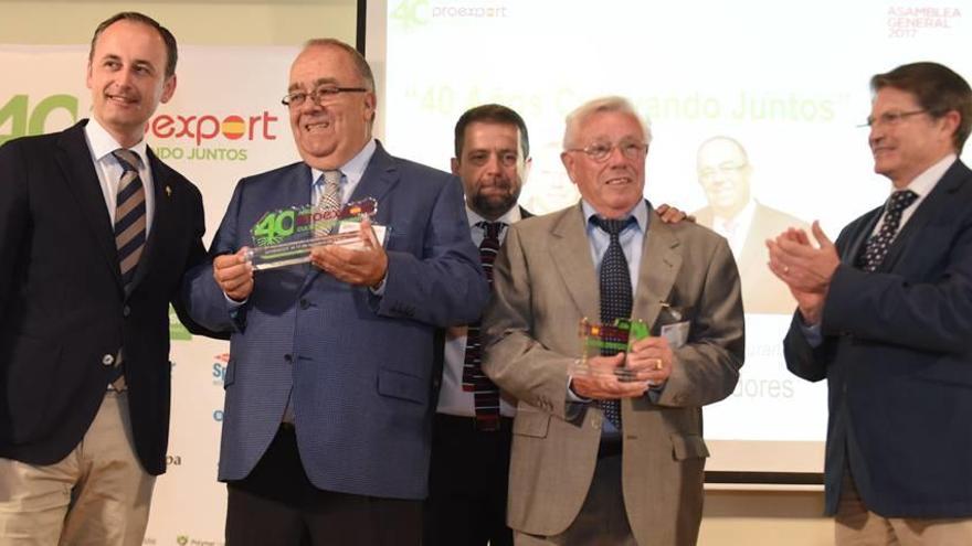 El consejero Javier Celdrán, Miguel Durán, Pedro Sánchez, Juan Marín y el consejero Francisco Jódar, en el homenaje a los fundadores.