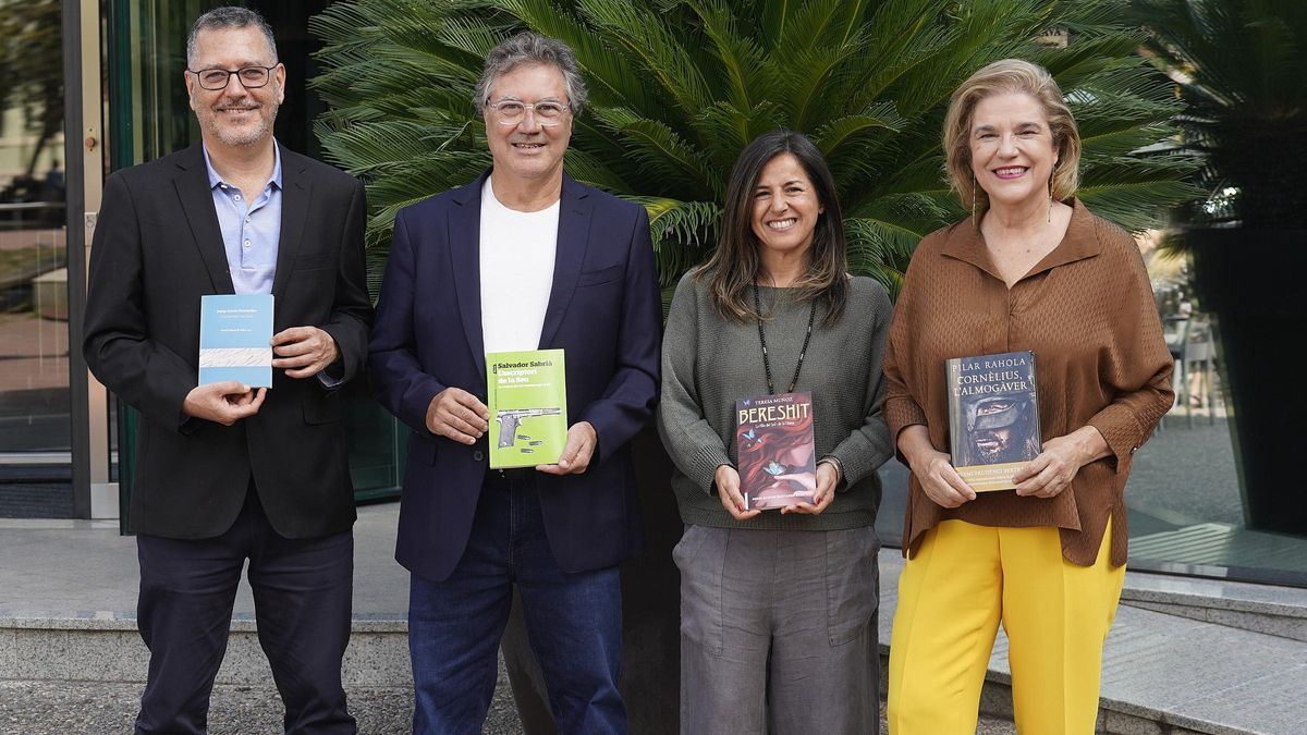 Los autores premiados en los Premis Literaris de Girona