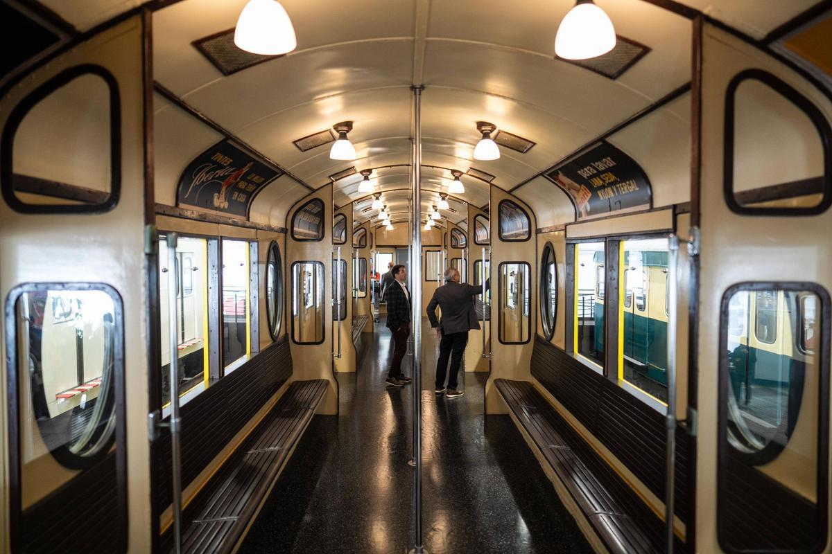 Jaume Collboni inaugura la exposición gratuita de trenes históricos restaurados por el centenario del metro