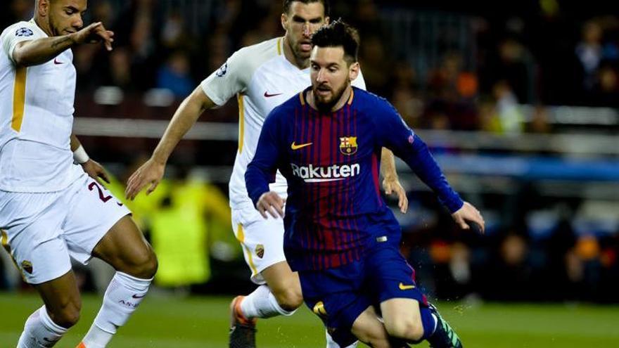 Messi fugint dels defensors de l&#039;AS Roma.