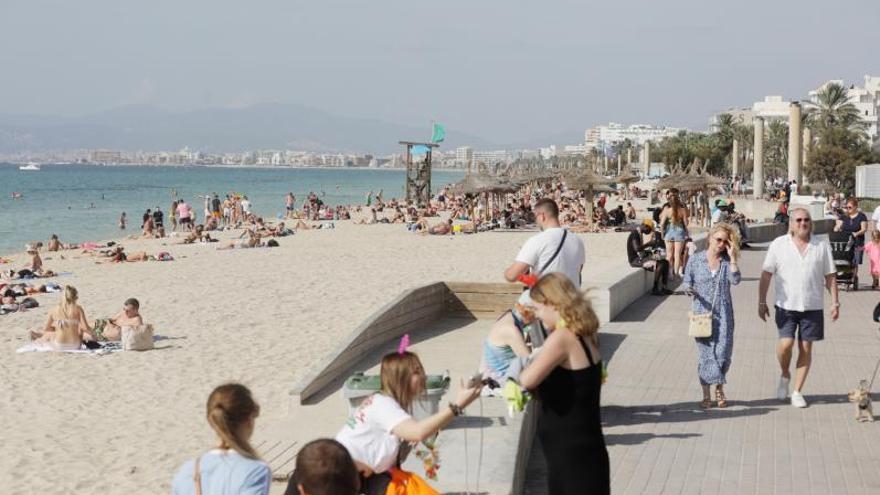 Ende Oktober an der Playa de Palma: Als ob die Saison auf Mallorca nie zu Ende geht.