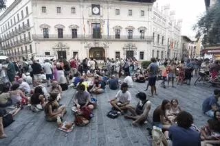 El Col·lectiu Brunzit llama a cenar de pie en la plaza de Cort para protestar por el veto de Cort a su Sopar a la Llesca