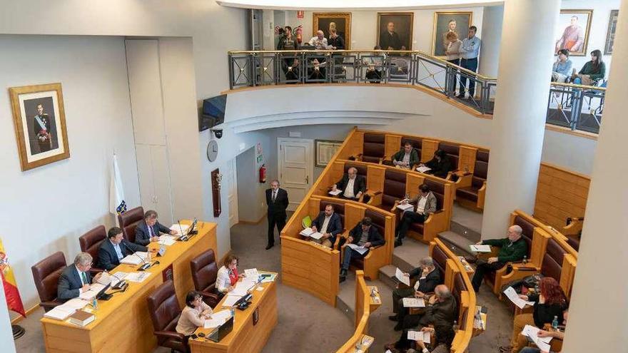 Pleno de la Diputación, ayer, en la sede de la institución provincial.