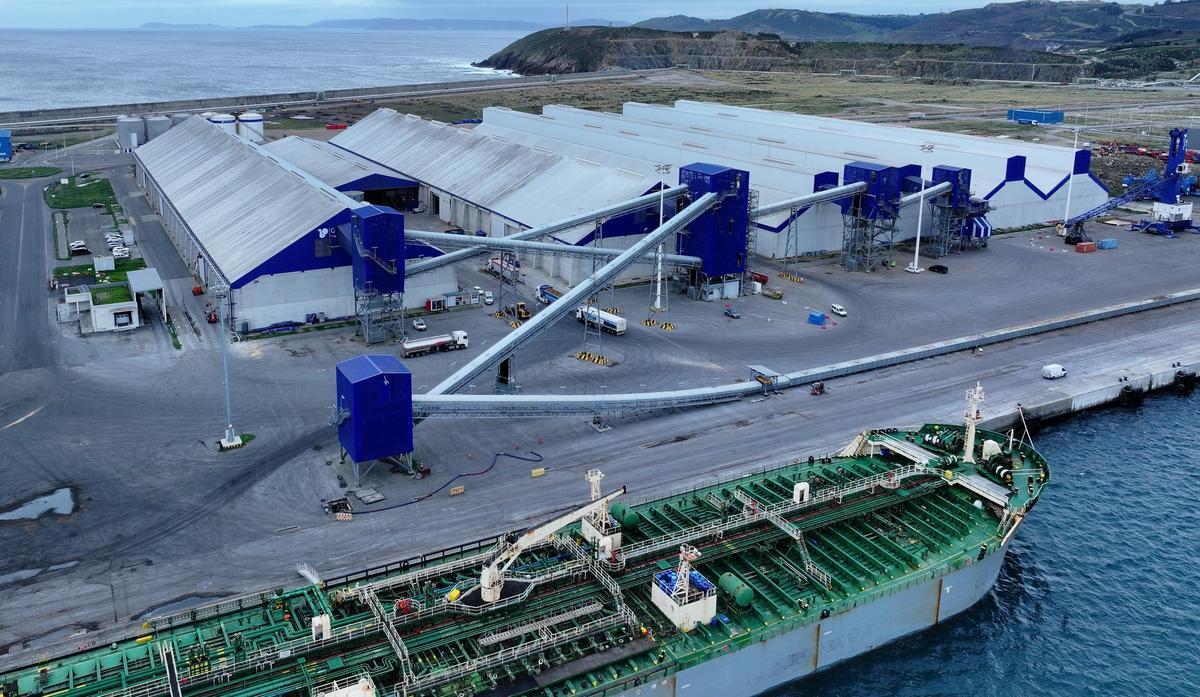 Instalaciones de Galigrain en punta Langosteira.