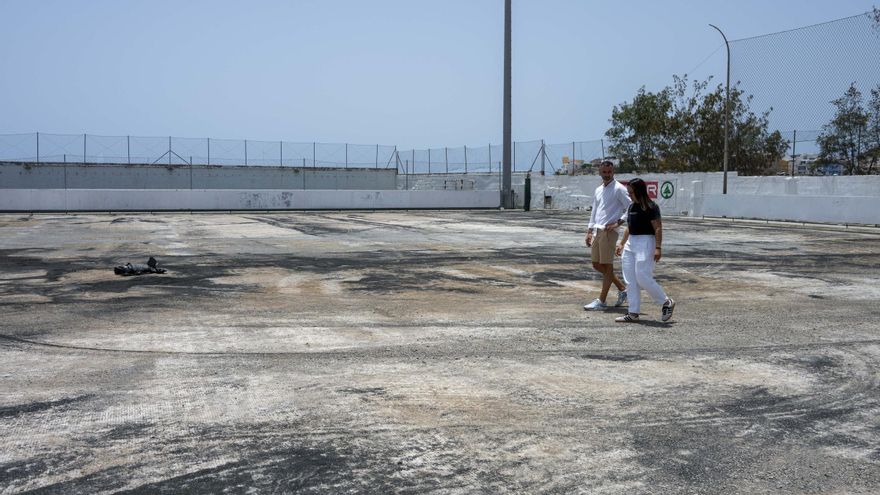En marcha la sustitución del césped y  sistema de riego del campo de fútbol de Arguineguín