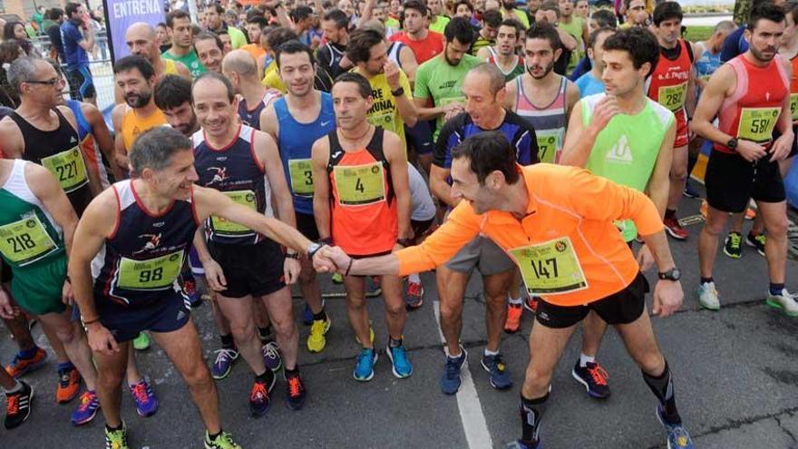 Participantes en la última edición la carrera popular de Os Rosales.