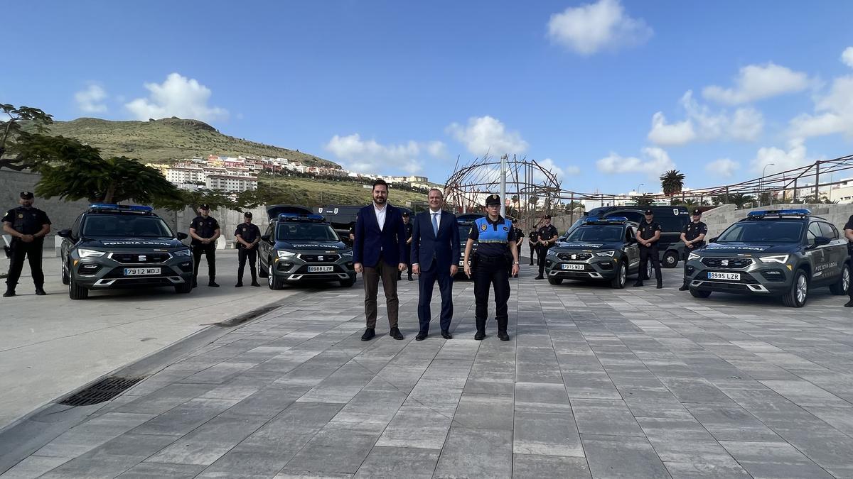 Los nuevos vehículos de la Unidad Especial-Grupo Operativo de Intervención y Apoyo.