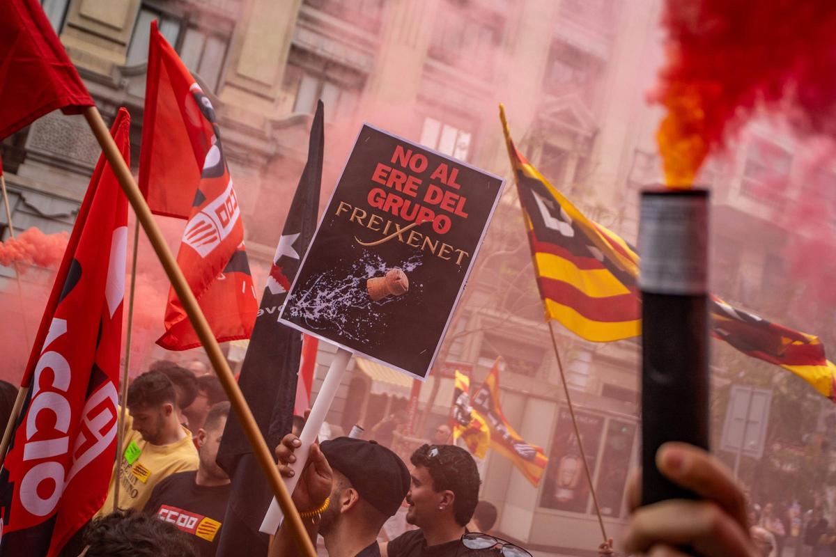 Miles de sindicalistas en Barcelona reclaman a Junts que no bloquee la ...