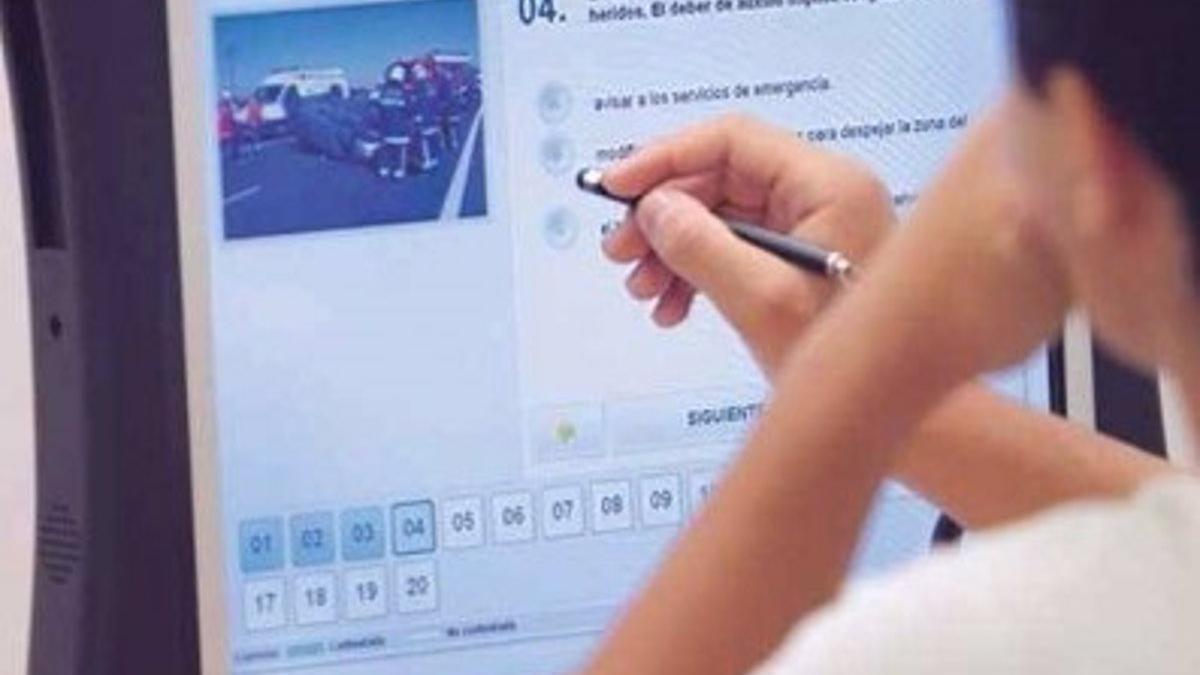 Ya puedes consultar la nota del examen teórico de conducir en la app MiDGT