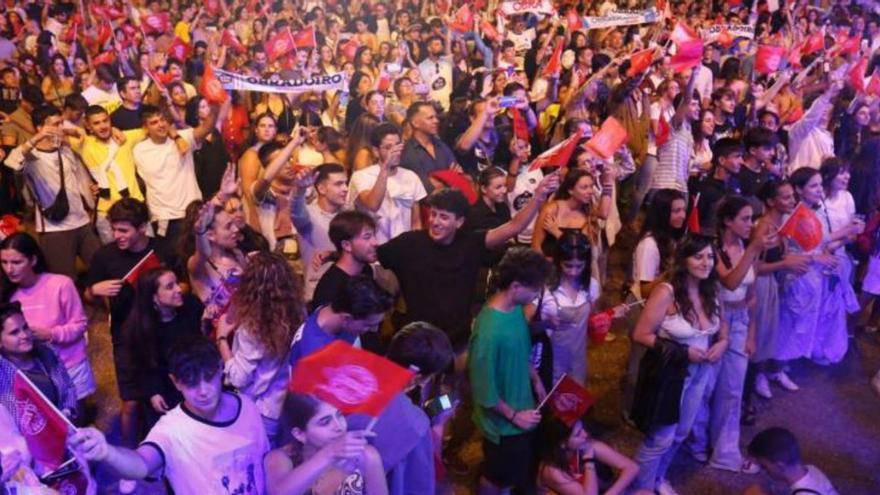 Futuro Alcalde y Carlangas actúan este martes en la presentación del Monbus Obradoiro