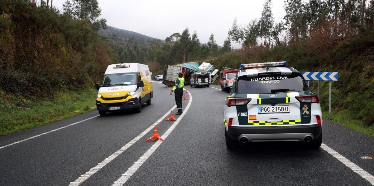 El camión volcado
el miércoles pasado.
| Noé Parga