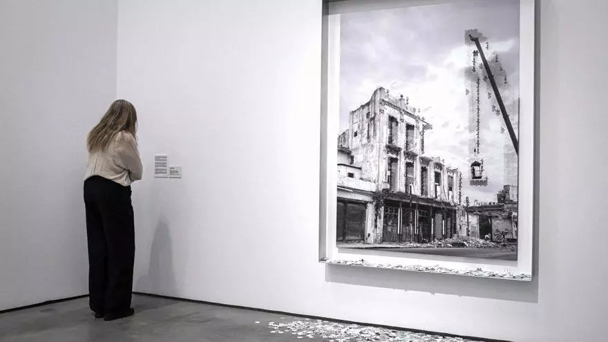 Es Baluard presenta las exposicions «Carlos Garaicoa. Toda utopía pasa por la barriga» y «SIDA. Una historia silenciada en el contexto balear»