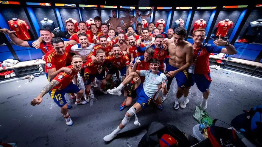 La imagen más viral de la celebración de España... ¡Con Pedri protagonista!