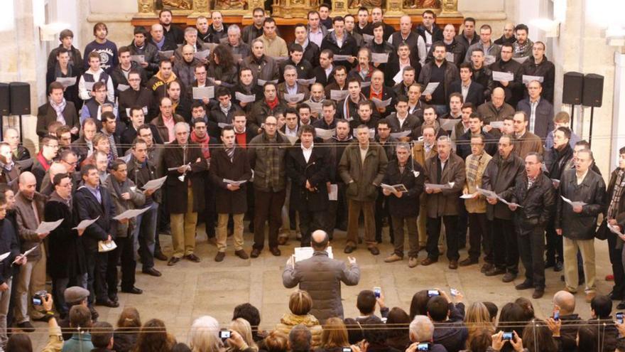 Un ensayo del coro del Miserere del Yacente.