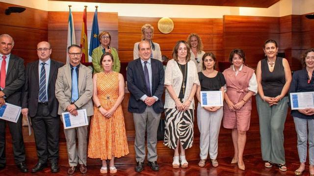 Entrega de diplomas a los abogados coruñeses más experimentados del turno de oficio.   | // LOC