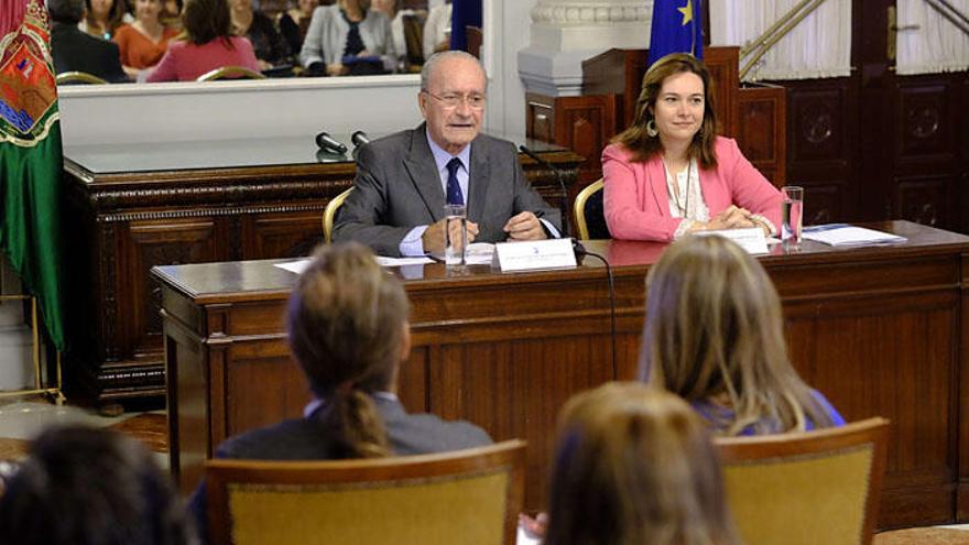 El alcalde y la edil Martín Rojo presentaron el encuentro.