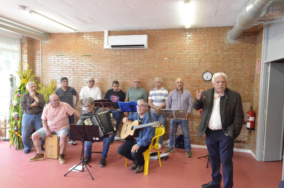 La celebración del Día de la Madre en la sede de la ludoteca Vellos Tempos.