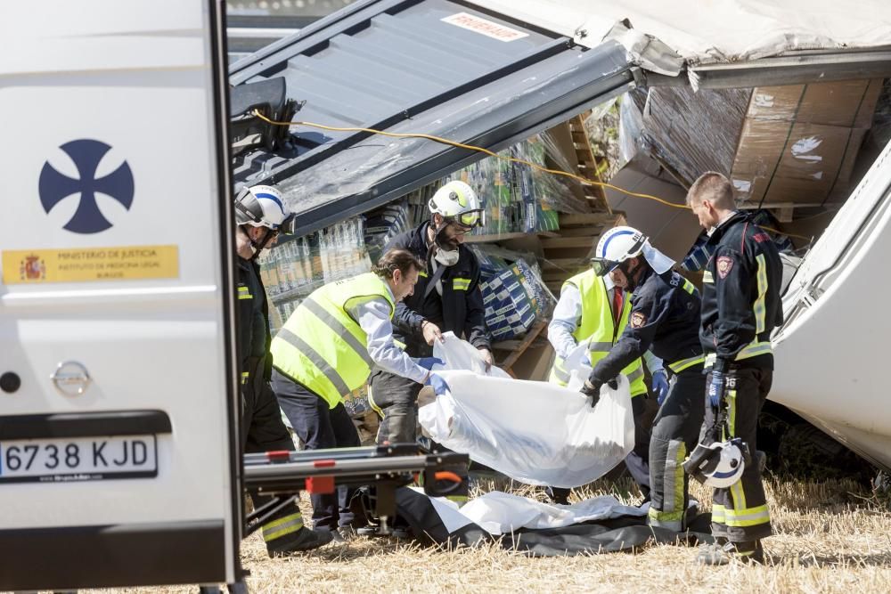 Una joven pareja de Redondela muere en un accidente en Burgos. // Patricia/Diario de Burgos