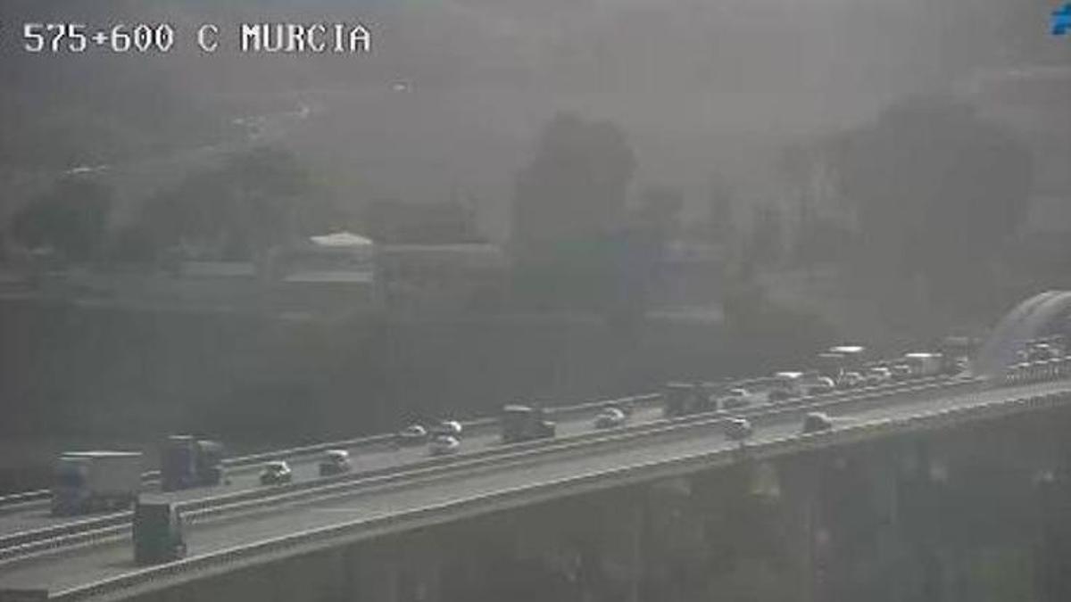 Un accidente complica la circulación en la A-7 a la altura de Javalí Nuevo con 2 kilómetros de retenciones