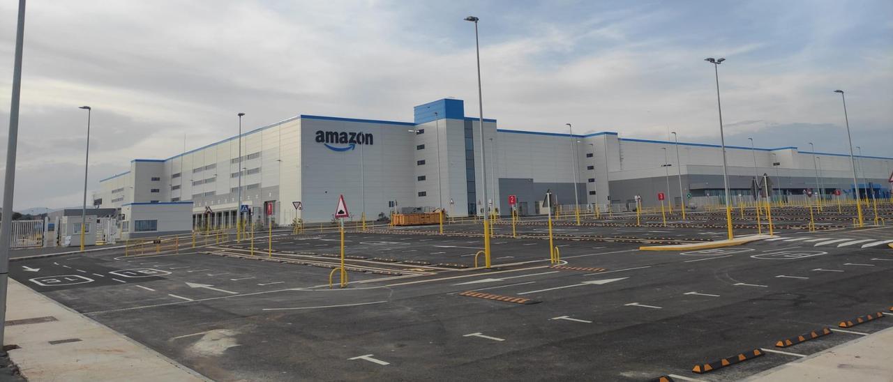 Así se encuentra el centro logístico de Amazon a falta de unas semanas para abrir