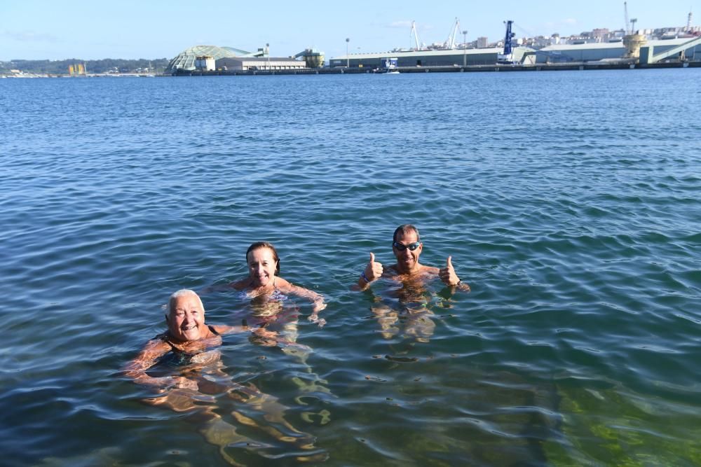 Concello y Puerto prohíben nadar en la zona, que habilitarán solo si la calidad del agua es buena y si hay puesto de socorrismo.