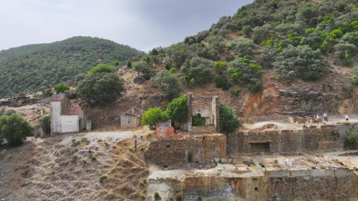 La firma australiana que quiere abrir una mina en Jaén iniciará las perforaciones cuando acabe el riesgo de incendio