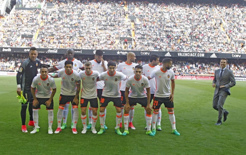 Mestalla se rinde a Carlos Marchena