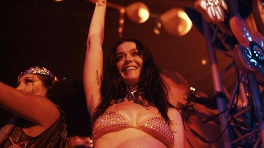 Aparición estelar de Katy Perry en una discoteca de Ibiza