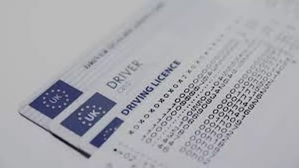 ¿Viajas fuera de España? Así es cómo debes solicitar el carnet de conducir internacional