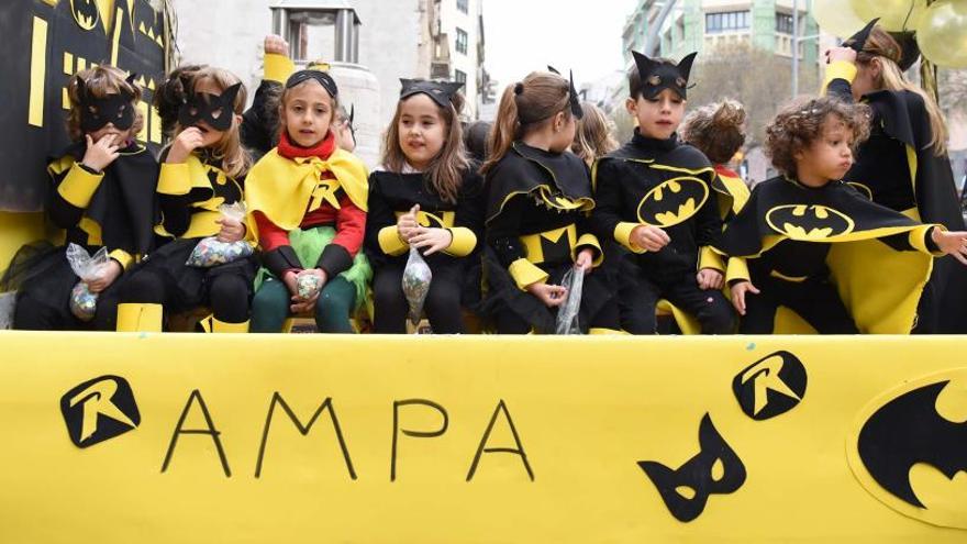 Un grup d&#039;infants al carnestoltes de fa un parell d&#039;anys