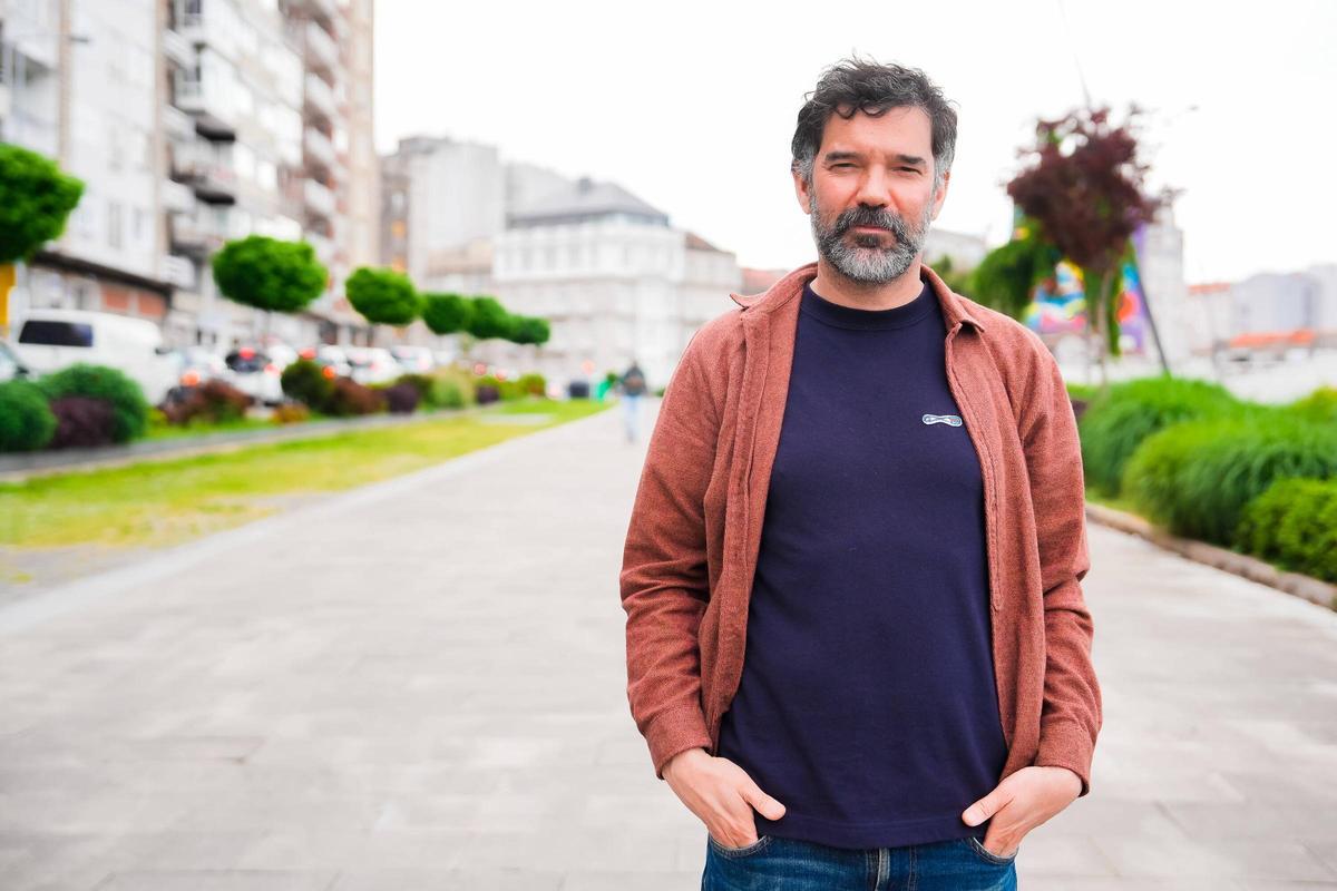 Ángel Santos, director de «Así chegou a noite», na Vía Norte de Vigo o pasado sábado para un coloquio cos espectadores.