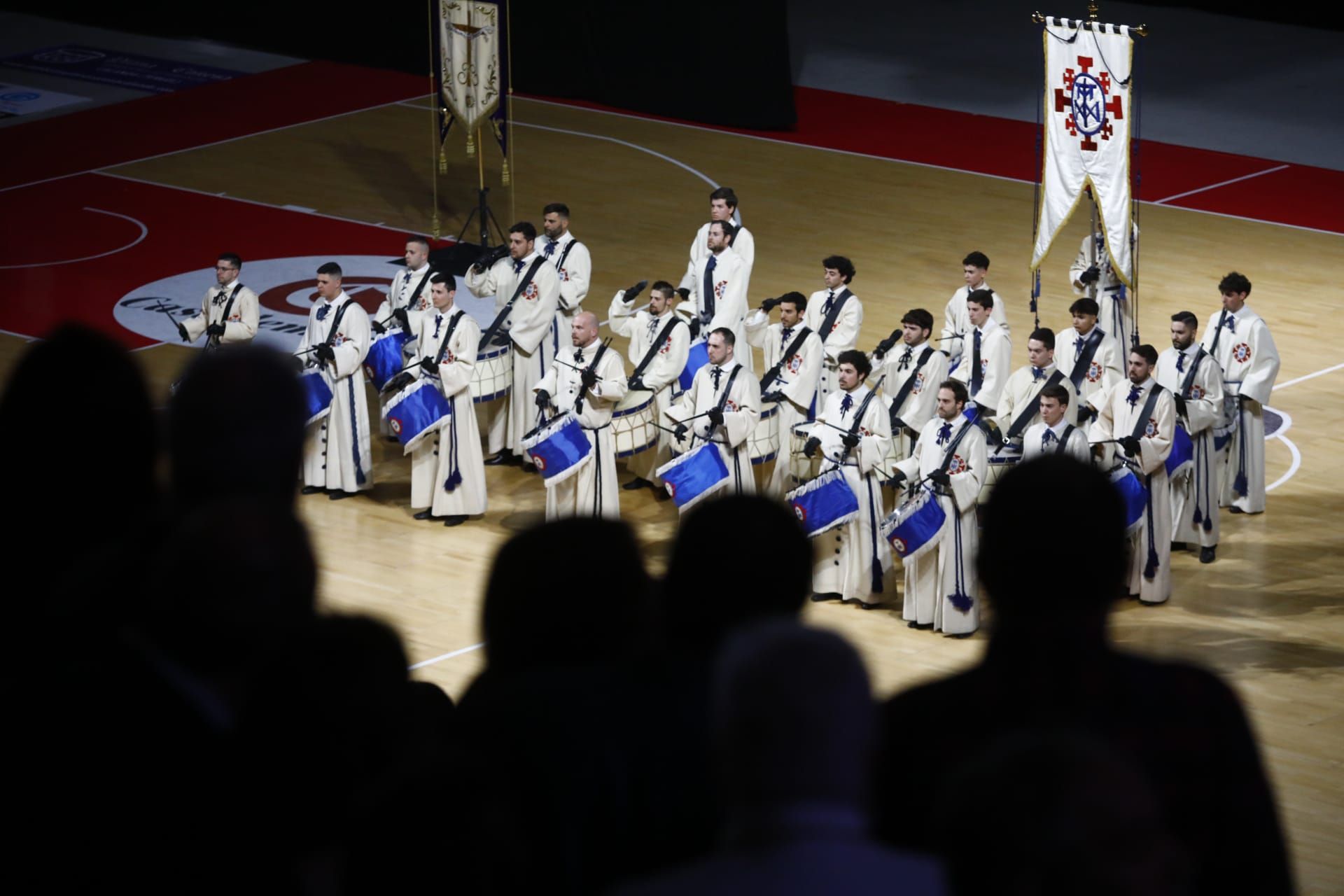 Concurso de tambores de la Semana Santa de Zaragoza en el Príncipe Felipe