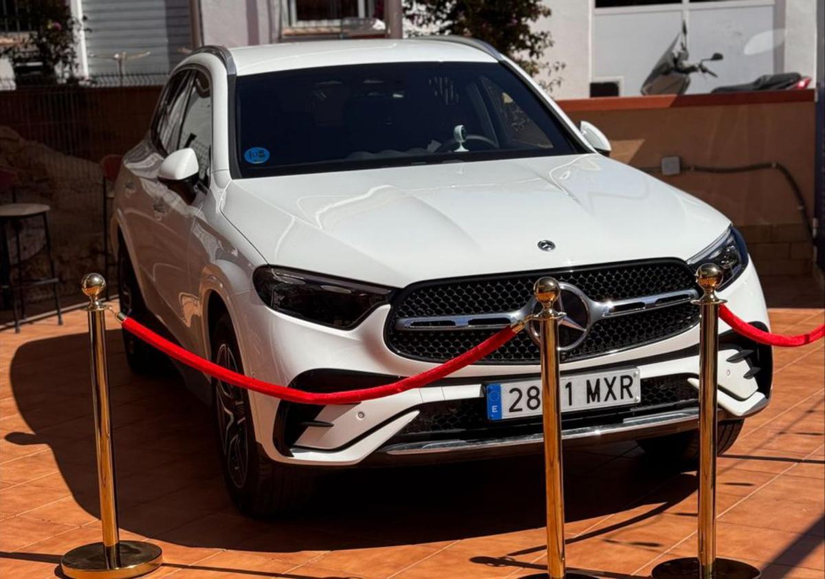 Sorteo de un coche Mercedes GLC entre los comensales del menú especial.
